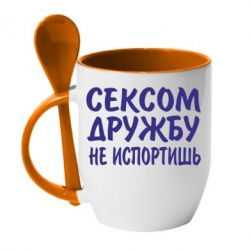 Сексом дружбу не испортишь, считает блонда дома